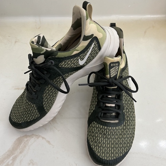 Nike React shoes , brand new - only tried on indoors - Picture 4 of 5